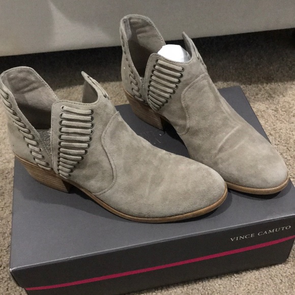 Vince Camuto Pevista Booties SZ. 6 1/2 M - Picture 1 of 5